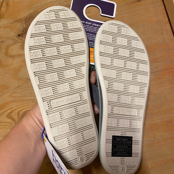 HARI MARI Memory Foam Flip Flops - Picture 7 of 8